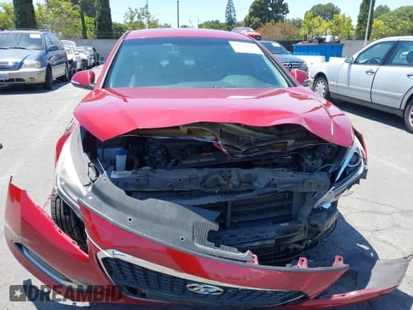 2016 Hyundai Sonata Limited with VIN KMHE34L18GA033465, listed as a IAAI auction lot 42532686 with 123,170 mi miles and . Bid and sale history available at DreamBid. Image 6.