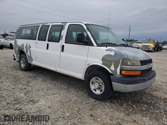2007 Chevrolet Express Passenger with VIN 1GAHG39UX71101095, listed as a Copart auction lot 41585775 with 356,651 mi miles and Salvage title. Bid and sale history available at DreamBid. Image 4.