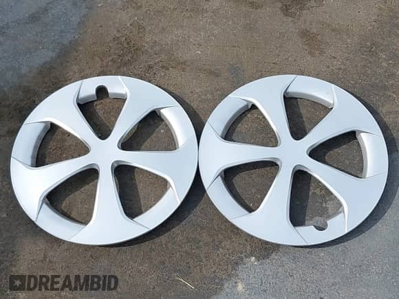 2014 Toyota Prius Two with VIN JTDKN3DU6E1737889, listed as a IAAI auction lot 43111487 with 141,506 mi miles and . Bid and sale history available at DreamBid. Image 12.