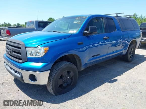2010 Toyota Tundra с VIN 5TFUY5F13AX103560, выставлен на аукционе IAAI как лот 42571973 с пробегом 205 378 миль миль и . История ставок и продаж доступна на DreamBid. Изображение 17.