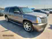 2014 Cadillac Escalade ESV Luxury с VIN 1GYS4HEF9ER223806, выставлен на аукционе Copart как лот 69805065 с пробегом 158 165 миль миль и Чистый • Clean title. История ставок и продаж доступна на DreamBid. Изображение 4.