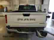 2025 Ram 1500 Tradesman z VIN 1C6RRFCG5SN554561, wystawiony jako Copart lot #70898475 z przebiegiem 5 751 mil mil oraz Szkoda całkowita • Salvage title. Historia ofert i sprzedaży dostępna na DreamBid. Obrazek 6.