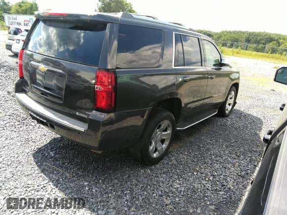 2017 Chevrolet Tahoe Premier z VIN 1GNSKCKC3HR342181, wystawiony jako IAAI lot #42726641 z przebiegiem Nie podano mil oraz . Historia ofert i sprzedaży dostępna na DreamBid. Obrazek 4.