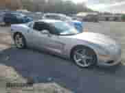 2005 Chevrolet Corvette z VIN 1G1YY24U155101734, wystawiony jako Copart lot #89468905 z przebiegiem 74 495 mil mil oraz Szkoda całkowita • Salvage title. Historia ofert i sprzedaży dostępna na DreamBid. Obrazek 4.