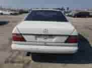 1990 Mercedes-Benz 300 CE с VIN WDBEA51D8LB132643, выставлен на аукционе Copart как лот 76017284 с пробегом 211 131 миль миль и Чистый • Clean title. История ставок и продаж доступна на DreamBid. Изображение 6.