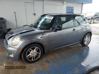 2010 MINI Hardtop S с VIN WMWMF7C55ATZ73632, выставлен на аукционе Copart как лот 71910025 с пробегом 111 019 миль миль и Чистый • Clean title. История ставок и продаж доступна на DreamBid. Изображение 1.