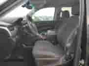 2018 Chevrolet Tahoe LS z VIN 1GNSCAKC7JR393867, wystawiony jako Copart lot #82560285 z przebiegiem 118 166 mil mil oraz Czysty tytuł • Clean title. Historia ofert i sprzedaży dostępna na DreamBid. Obrazek 7.