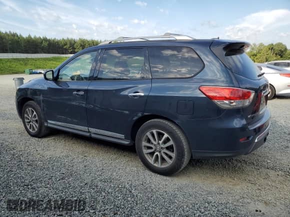 2013 Nissan Pathfinder SV with VIN 5N1AR2MN9DC656578, listed as a Copart auction lot 70156645 with 193,706 mi miles and Salvage title. Bid and sale history available at DreamBid. Image 2.
