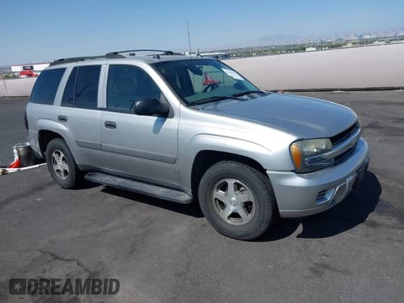 2005 Chevrolet TrailBlazer LS с VIN 1GNDS13S752198075, выставлен на аукционе IAAI как лот 42433624 с пробегом 145 834 миль миль и . История ставок и продаж доступна на DreamBid. Изображение 1.