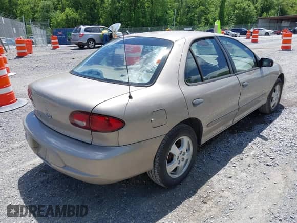 2002 Chevrolet Cavalier LS с VIN 1G1JF524227166216, выставлен на аукционе IAAI как лот 42329962 с пробегом 155 966 миль миль и . История ставок и продаж доступна на DreamBid. Изображение 4.