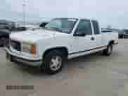1997 GMC Sierra 1500 z VIN 2GTEC19R4V1531248, wystawiony jako Copart lot #48928755 z przebiegiem 172 164 mil mil oraz Szkoda całkowita • Salvage title. Historia ofert i sprzedaży dostępna na DreamBid. Obrazek 1.