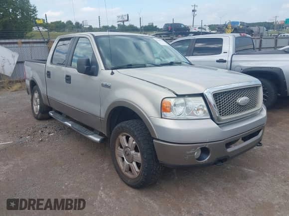 2006 Ford F-150 XLT with VIN 1FTPW14V16FA85915, listed as a IAAI auction lot 43281516 with 218,312 mi miles and . Bid and sale history available at DreamBid. Image 1.