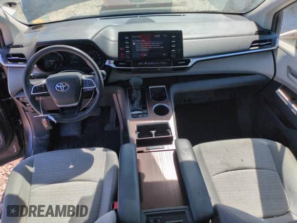 2021 Toyota Sienna LE with VIN 5TDKSKFC8MS011427, listed as a Copart auction lot 58518425 with 49,301 mi miles and Salvage title. Bid and sale history available at DreamBid. Image 8.