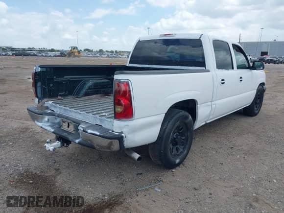 2005 Chevrolet Silverado 1500 LS с VIN 2GCEC13T351239322, выставлен на аукционе IAAI как лот 42450946 с пробегом Не указан миль и . История ставок и продаж доступна на DreamBid. Изображение 4.