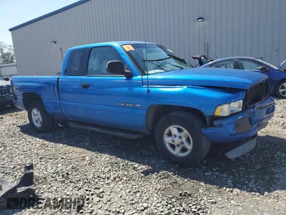 1998 Dodge 1500 z VIN 1B7HC13Z7WJ139829, wystawiony jako Copart lot #69193324 z przebiegiem 145 935 mil mil oraz Szkoda całkowita • Salvage title. Historia ofert i sprzedaży dostępna na DreamBid. Obrazek 4.