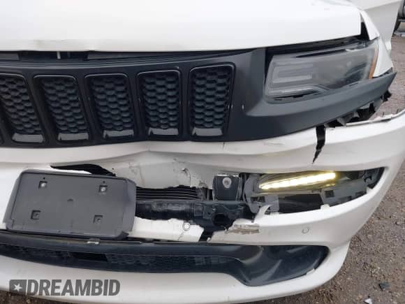 2016 Jeep Grand Cherokee SRT with VIN 1C4RJFDJ0GC456325, listed as a IAAI auction lot 41425211 with 159,746 mi miles and . Bid and sale history available at DreamBid. Image 20.