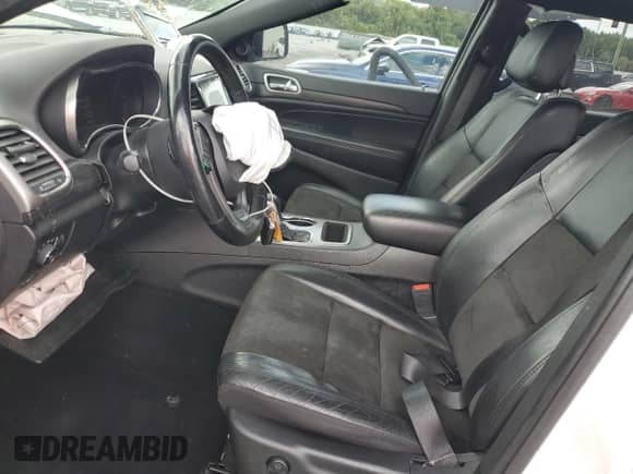 2021 Jeep Grand Cherokee Laredo X с VIN 1C4RJFAG3MC650531, выставлен на аукционе Copart как лот 69500465 с пробегом 106 669 миль миль и На запчасти • Non repairable. История ставок и продаж доступна на DreamBid. Изображение 7.
