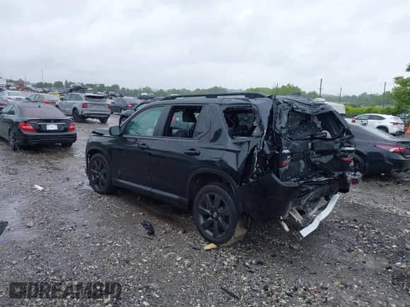 2025 Honda Pilot Sport z VIN 5FNYG1H3XSB066532, wystawiony jako IAAI lot #42368711 z przebiegiem 12 217 mil mil oraz . Historia ofert i sprzedaży dostępna na DreamBid. Obrazek 3.