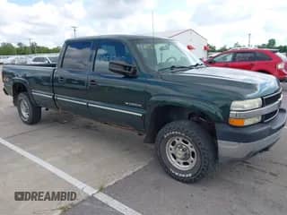 2002 Chevrolet Silverado 2500HD LS с VIN 1GCHK23U72F139887, выставлен на аукционе IAAI как лот 43053307 с пробегом 256 995 миль миль и . История ставок и продаж доступна на DreamBid. Изображение 1.
