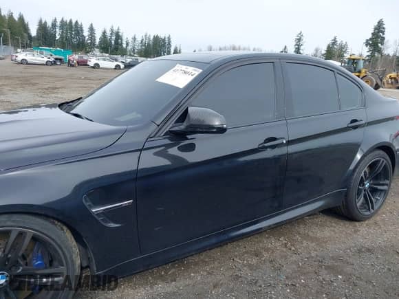 2015 BMW M3 with VIN WBS3C9C55FP803198, listed as a IAAI auction lot 41778014 with 45,367 mi miles and . Bid and sale history available at DreamBid. Image 14.