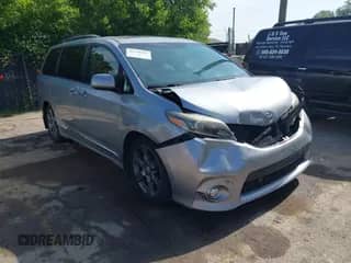 2016 Toyota Sienna SE with VIN 5TDXK3DC1GS739285, listed as a IAAI auction lot 42570433 with 143,382 mi miles and . Bid and sale history available at DreamBid. Image 1.