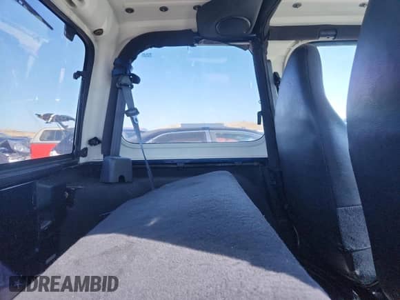 2001 Jeep Wrangler SE with VIN 1J4FA29PX1P372693, listed as a Copart auction lot 83862835 with 132,933 mi miles and Clean title. Bid and sale history available at DreamBid. Image 10.