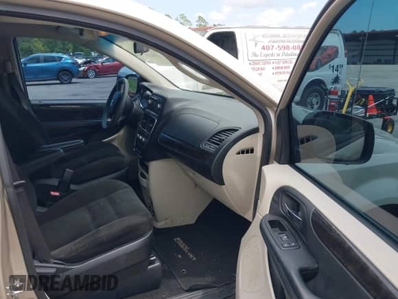 2015 Dodge Grand Caravan SE с VIN 2C4RDGBG2FR682733, выставлен на аукционе IAAI как лот 42862468 с пробегом 86 252 миль миль и . История ставок и продаж доступна на DreamBid. Изображение 5.
