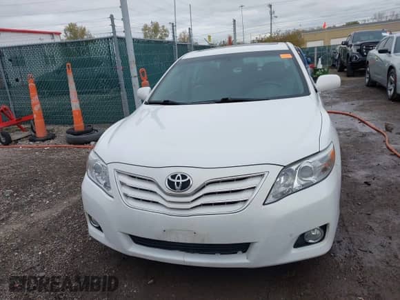 2011 Toyota Camry LE z VIN 4T4BF3EK7BR121804, wystawiony jako IAAI lot #43501491 z przebiegiem 82 376 mil mil oraz . Historia ofert i sprzedaży dostępna na DreamBid. Obrazek 12.