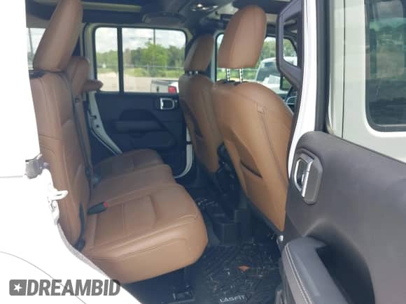 2021 Jeep Wrangler Unlimited Sahara Altitude z VIN 1C4HJXEN7MW518395, wystawiony jako IAAI lot #42484314 z przebiegiem 55 000 mil mil oraz . Historia ofert i sprzedaży dostępna na DreamBid. Obrazek 8.