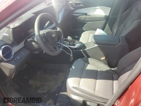 2024 Chevrolet Trax LT с VIN KL77LHE22RC246877, выставлен на аукционе Copart как лот 69111705 с пробегом 22 831 миль миль и Списание • Salvage title. История ставок и продаж доступна на DreamBid. Изображение 7.