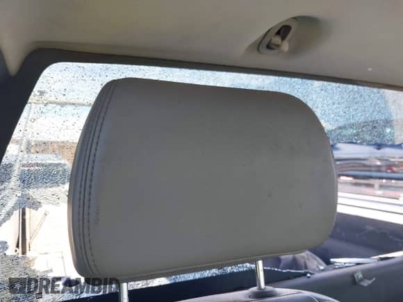 2008 Chevrolet Silverado 2500HD Work Truck z VIN 1GCHK24K88E143605, wystawiony jako IAAI lot #41420512 z przebiegiem 263 878 mil mil oraz . Historia ofert i sprzedaży dostępna na DreamBid. Obrazek 8.