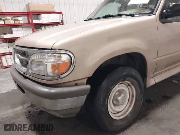 1995 Ford Explorer Eddie Bauer with VIN 1FMDU34X3SUB07503, listed as a IAAI auction lot 42789086 with 192,141 mi miles and . Bid and sale history available at DreamBid. Image 6.