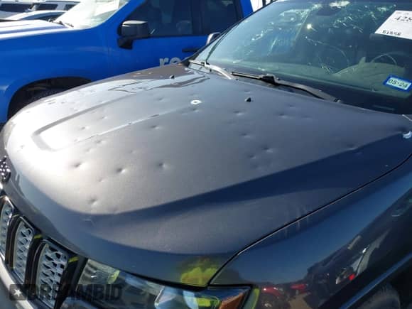 2018 Jeep Grand Cherokee Altitude z VIN 1C4RJFAG0JC501621, wystawiony jako IAAI lot #42838362 z przebiegiem 82 858 mil mil oraz . Historia ofert i sprzedaży dostępna na DreamBid. Obrazek 6.