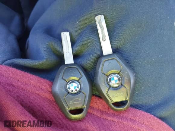 2004 BMW 3 Series 325xi with VIN WBAEU33414PF62660, listed as a IAAI auction lot 43600884 with 115,295 mi miles and . Bid and sale history available at DreamBid. Image 11.