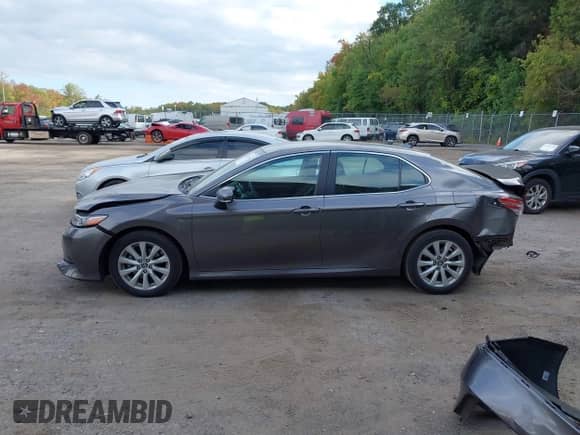 2019 Toyota Camry LE с VIN 4T1B11HK2KU854058, выставлен на аукционе IAAI как лот 43392890 с пробегом 35 838 миль миль и . История ставок и продаж доступна на DreamBid. Изображение 14.