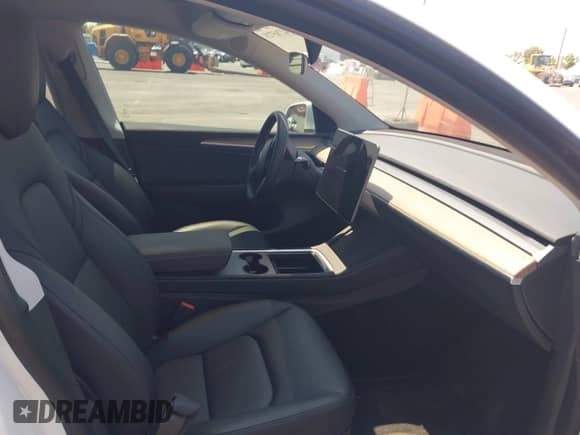 2023 Tesla Model Y Long Range с VIN 7SAYGDEE8PA034371, выставлен на аукционе IAAI как лот 42765729 с пробегом Не указан миль и . История ставок и продаж доступна на DreamBid. Изображение 5.