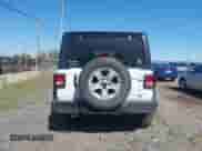 2022 Jeep Wrangler Unlimited Sport S z VIN 1C4HJXDG5NW254016, wystawiony jako IAAI lot #42214730 z przebiegiem 42 003 mil mil oraz . Historia ofert i sprzedaży dostępna na DreamBid. Obrazek 17.