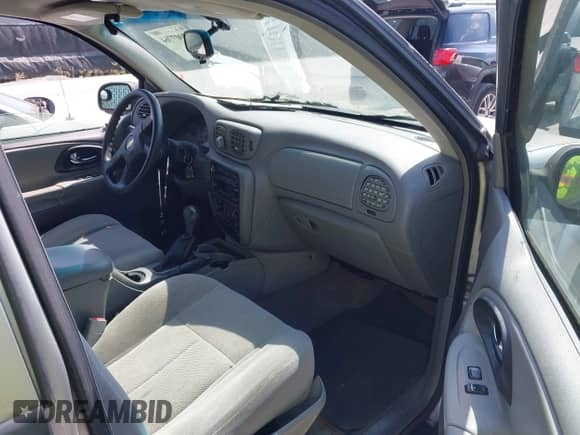 2005 Chevrolet TrailBlazer LT с VIN 1GNDS13S852331930, выставлен на аукционе IAAI как лот 42907764 с пробегом 197 106 миль миль и . История ставок и продаж доступна на DreamBid. Изображение 5.