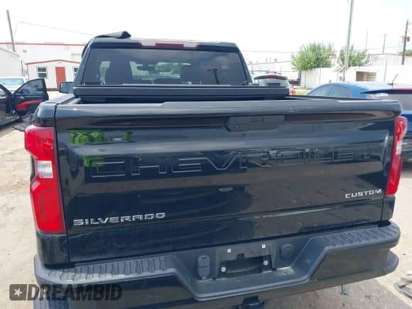 2020 Chevrolet Silverado 1500 Custom with VIN 3GCPWBEH8LG452916, listed as a IAAI auction lot 43028869 with 124,964 mi miles and . Bid and sale history available at DreamBid. Image 16.