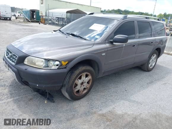 2005 Volvo XC70 with VIN YV1SZ592X51204025, listed as a IAAI auction lot 42935713 with Not provided miles and . Bid and sale history available at DreamBid. Image 2.