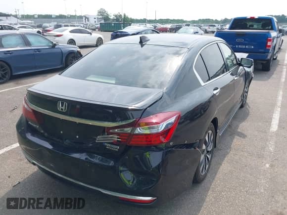 2017 Honda Accord Touring with VIN JHMCR6F77HC029546, listed as a IAAI auction lot 42499018 with 80,219 mi miles and . Bid and sale history available at DreamBid. Image 4.