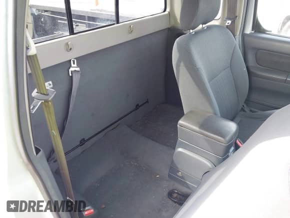 2003 Nissan Frontier XE z VIN 1N6DD26T43C414322, wystawiony jako IAAI lot #41849913 z przebiegiem 199 714 mil mil oraz . Historia ofert i sprzedaży dostępna na DreamBid. Obrazek 8.