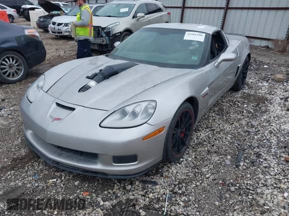 2006 Chevrolet Corvette Z06 с VIN 1G1YY26E565126935, выставлен на аукционе IAAI как лот 41501598 с пробегом 71 842 миль миль и . История ставок и продаж доступна на DreamBid. Изображение 2.