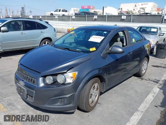 2013 Chevrolet Sonic LS с VIN 1G1JA5SG5D4148967, выставлен на аукционе IAAI как лот 43342596 с пробегом 132 076 миль миль и . История ставок и продаж доступна на DreamBid. Изображение 2.