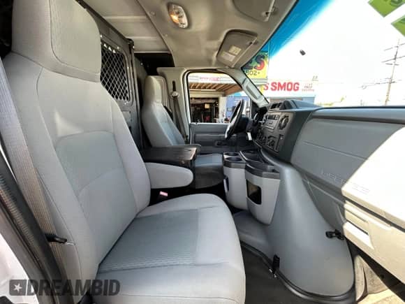 2013 Ford Econoline Cargo Commercial with VIN 1FTNE1EWXDDA61977, listed as a Copart auction lot 47144465 with 110,212 mi miles and Clean title. Bid and sale history available at DreamBid. Image 5.