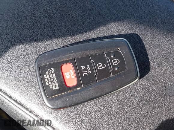 2018 Toyota Prius Plus z VIN JTDKARFP5J3077090, wystawiony jako IAAI lot #42888175 z przebiegiem 192 157 mil mil oraz . Historia ofert i sprzedaży dostępna na DreamBid. Obrazek 11.