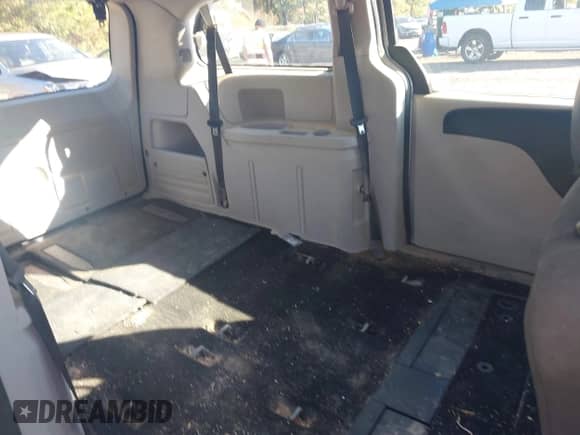 2016 Dodge Grand Caravan SE with VIN 2C4RDGBG6GR396529, listed as a IAAI auction lot 43514605 with 134,419 mi miles and . Bid and sale history available at DreamBid. Image 8.