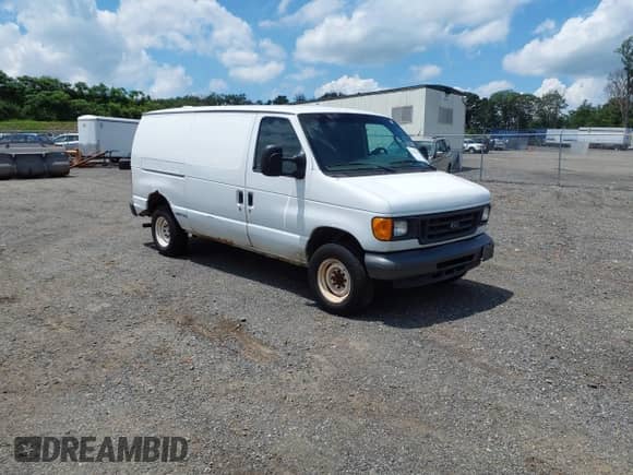 2007 Ford Econoline Cargo Commercial with VIN 1FTNE24W87DB00058, listed as a IAAI auction lot 42342560 with 283,309 mi miles and . Bid and sale history available at DreamBid. Image 1.