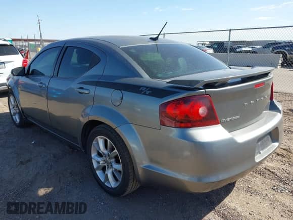 2012 Dodge Avenger R/T z VIN 1C3CDZBG6CN185912, wystawiony jako IAAI lot #41977174 z przebiegiem 156 397 mil mil oraz . Historia ofert i sprzedaży dostępna na DreamBid. Obrazek 3.