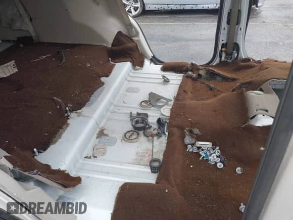 2015 Cadillac Escalade Luxury with VIN 1GYS3BKJ0FR204300, listed as a IAAI auction lot 41743008 with Not provided miles and . Bid and sale history available at DreamBid. Image 8.